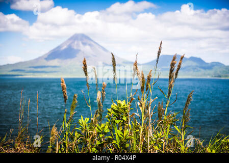 Der Vulkan Arenal, der Provinz Alajuela, Costa Rica, Mittelamerika Stockfoto