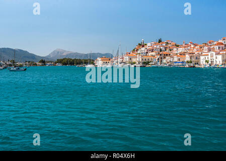 Poros Island port, SARONISCHE INSEL, Ägäis, griechische Inseln, Griechenland, Europa Stockfoto