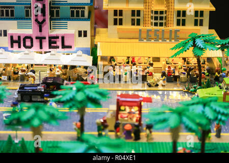 Birmingham, Großbritannien. 1. November 2018. Die öffnung Tag an Bricklive, LEGO Ausstellung in Großbritannien, an der NEC. Ein Fantasy Resort komplett aus Lego gebaut. Peter Lopeman/Alamy leben Nachrichten Stockfoto