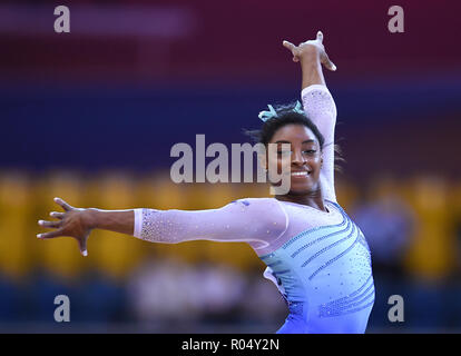 Doha, Katar. 01 Nov, 2018. Simone Biles (USA) am Boden. GES/Turnen/Gymnastik Weltmeisterschaften in Doha, multi-bekämpfung Endrunden, 01.11.2018 - GES/Turnen/Gymnastik-WM: 01.11.2018 - | Verwendung der weltweiten Kredit: dpa/Alamy leben Nachrichten Stockfoto