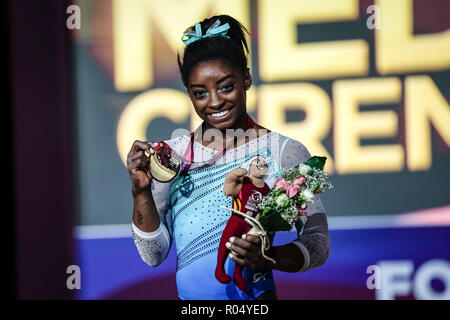 November 1, 2018: Simone Biles der Vereinigten Staaten mit ihrem Ziel Medaille an einzelnen Final für Frauen an die Aspire Dome in Doha, Katar, künstlerische Bild Turn-WM. Ulrik Pedersen/CSM Stockfoto