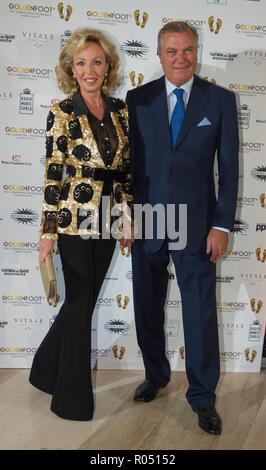 Monaco, Monte Carlo - 30. Oktober 2018: Goldenfoot, die Meister Promenade Award Gala mit Prinz Charles de Bourbon des Deux Siciles und Prinzessin Camilla de Bourbon des Deux Siciles. Goldene Fuß, Awards, Fussball, Fussball, Fussballer, Sport, Sportler, Pri | Verwendung weltweit Stockfoto