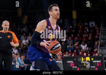 Tel Aviv, Israel. Am 1. November 2018, Palau Blaugrana, Barcelona, Spanien; Turkish Airlines EuroLeague Basketball; FC Barcelona Lassa gegen Maccabi Tel Aviv Fox; Victor Claver des FC Barcelona Quelle: UKKO Images/Alamy leben Nachrichten Stockfoto