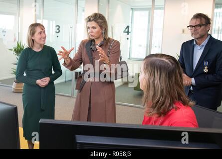 Amsterdam, Niederlande. 02 Nov, 2018. Queen Maxima der Niederlande an der Gesundheit & Technology Center in Amsterdam, am 2. November 2018, zur Teilnahme an der freiwilligen Tag anlässlich des 10. Jahrestages der Gründung 113 Suizidprävention Credit: Albert Ph-van der Werf/Niederlande/Point de Vue |/dpa/Alamy leben Nachrichten Stockfoto