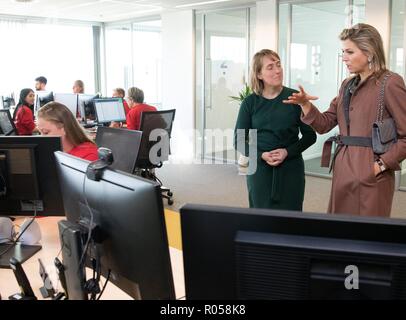 Amsterdam, Niederlande. 02 Nov, 2018. Queen Maxima der Niederlande an der Gesundheit & Technology Center in Amsterdam, am 2. November 2018, zur Teilnahme an der freiwilligen Tag anlässlich des 10. Jahrestages der Gründung 113 Suizidprävention Credit: Albert Ph-van der Werf/Niederlande/Point de Vue |/dpa/Alamy leben Nachrichten Stockfoto