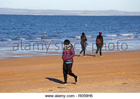 Gullane, Vereinigtes Königreich. 2. November 2018. UK Wetter: Sonnig aber kalt Tag auf Gullane Bents Strand, East Lothian, Schottland. Quelle: Craig Brown/Alamy leben Nachrichten Stockfoto