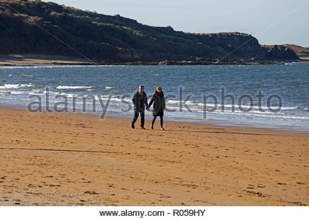 Gullane, Vereinigtes Königreich. 2. November 2018. UK Wetter: Sonnig aber kalt Tag auf Gullane Bents Strand, East Lothian, Schottland. Quelle: Craig Brown/Alamy leben Nachrichten Stockfoto