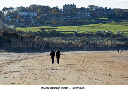 Gullane, Vereinigtes Königreich. 2. November 2018. UK Wetter: Sonnig aber kalt Tag auf Gullane Bents Strand, East Lothian, Schottland. Quelle: Craig Brown/Alamy leben Nachrichten Stockfoto