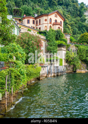 Malerische Anblick in Torno, bunten und malerischen Dorf am Comer See. Lombardei, Italien. Stockfoto