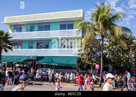 Miami Beach Florida, Ocean Drive, Art Deco Wochenende, Architektur, Architektur, Festival, Event, Feier, News Cafe, Restaurant Restaurants Essen Essen ea Stockfoto