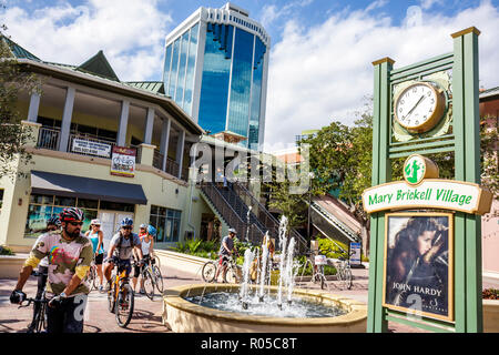 Miami Florida, Mary Brickell Village, Bike Miami Days, Community Event, Fahrrad, Radfahren, Reiten, Radfahren, Fahrer, Radfahrer, Fahrrad freundliche Stadt, Shopping Shop Stockfoto