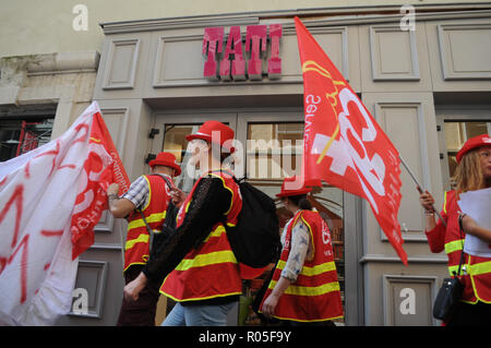 In den Streik Tati's Mitarbeiter protestieren gegen in Lyon, Frankreich Stockfoto