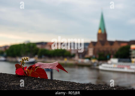 Der St. Martin's Church (Deutsch: St. Martini) ist eine Evangelisch-lutherische Kirche in der Altstadt von Bremen. Es liegt in der Nähe der Weser und ist eine Stockfoto