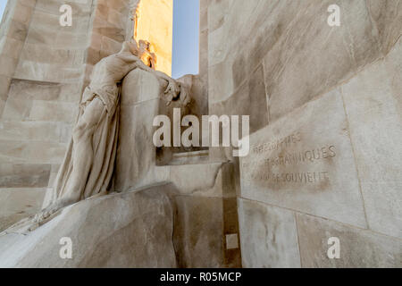 Die kanadische Ersten Weltkrieg Denkmal an der Vimy Ridge bei Sonnenuntergang in der Nähe von Arras Frankreich 016 Stockfoto