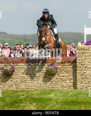 Oliver Townend und COOLEY SRS während der cross country Phase, Mitsubishi Motors Badminton Horse Trials, Gloucestershire, 2018 Stockfoto