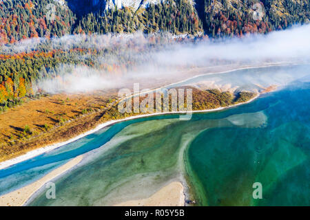 Isar, an der Zufluss in die sylvenstein See, Sylvenstein Stausee, drone Bild, Lenggries, Isarwinkel, Oberbayern, Bayern Stockfoto