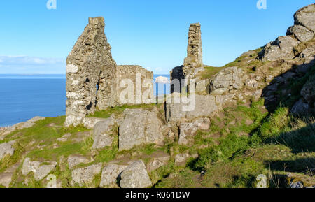 Ansicht von der Oberseite des North Berwick, an einem sonnigen Tag, Ruinen, Bass Rock und die Firth-of-Forth, durch North Berwick, East Lothian, Schottland Stockfoto