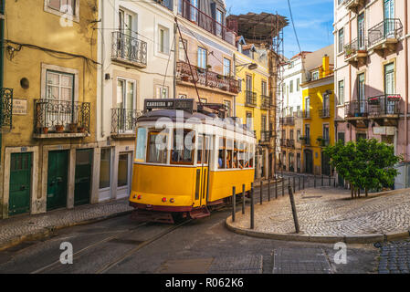 Tram Linie 28 in Lissabon, Portugal Stockfoto