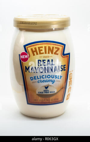 Portland, OR/USA, 14. September 2018: Jar von Heinz Mayonnaise auf weißem Hintergrund. Stockfoto