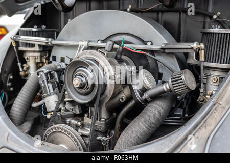 Battle Ground, WA/USA - 25. August 2018: Nahaufnahme des Volkswagen Custom built Motor. Stockfoto