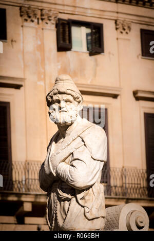 Die Praetorian Brunnen (Italienisch: Fontana Pretoria) ist ein Monumentaler Brunnen von Palermo Stockfoto