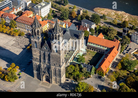 Luftaufnahme, Magdeburger Dom, Cathedral Square neben dem Bundesministerium der Justiz und die Gleichheit von Sachsen-anhalt, Magdeburg-Altstadt, Magdeburg, Sachsen Stockfoto