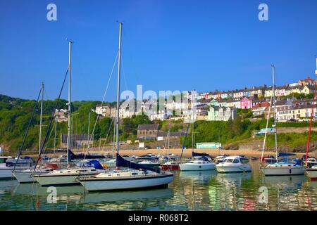 Der Hafen von New Quay, Cardigan Bay, Wales, Vereinigtes Königreich, Europa Stockfoto