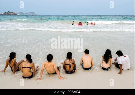 Malaysia, Insel Redang Redang Island ist bekannt für sein kristallklares Wasser, weisse Sandstrände, und es ist eine Freude, in großen Wellen zu spielen Stockfoto