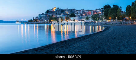 Bracciano See bei Nacht, Aguillara River, Provinz Rom, Latium, Italien, Europa Stockfoto