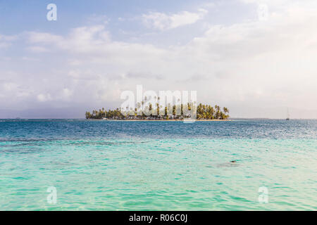 Eine Ansicht von Banderas Insel in der San Blas Inseln, Kuna Yala, Panama, Mittelamerika Stockfoto