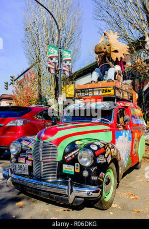 1951 Austin Kastenwagen Art Car von Burnaby, British Columbia erstellt, Bewohner Lyle Brown-John. Stockfoto