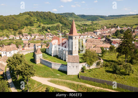 Saros pe Tarnave (Scharosch der Kokel), befestigte ummauerte Denkmal lutherischen Kirche in der Nähe von Birthälm Stadt in Sibiu, Siebenbürgen, Rumänien. Mittelalterliche Burg o Stockfoto