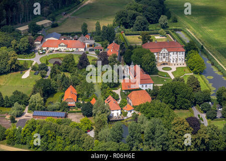 Luftbild, Übersicht Schlossanlage Schloss Harkotten Harkotten, Wappensaal, Schloss Harkotten Schloss Harkotten von Ketteler, Grundbesitz GmbH & Co.K Stockfoto