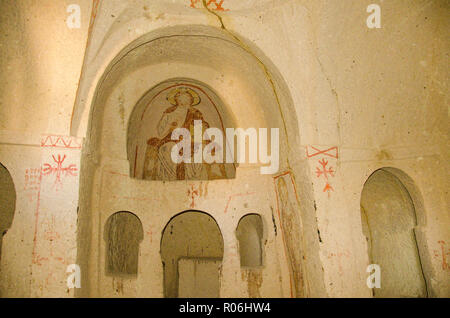 Kappadokien - Türkei - August 2018: Die zerklüfteten Felsen Kirche. Stockfoto