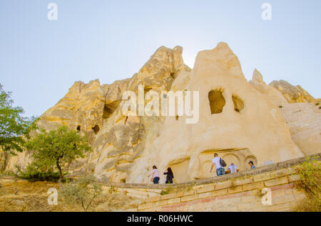 Kappadokien - Türkei - August 2018: Die zerklüfteten Felsen Kirche. Stockfoto