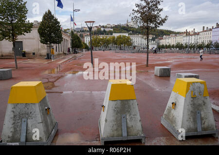 Anti-Terror Entsorgung auf Platz Bellecour, Lyon, Frankreich Stockfoto