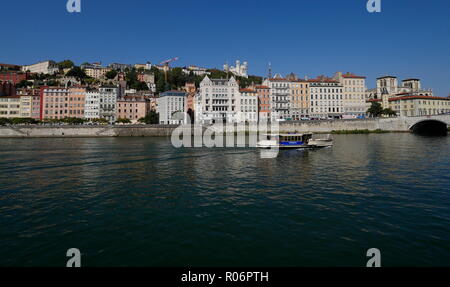 AJAXNETPHOTO. 2018. LYON, Frankreich. - Stadt an zwei Flüssen - BLICK AUF DIE STADT ÜBER DER SAÔNE. Foto: Jonathan Eastland/AJAX REF: GX8 182009 505 Stockfoto