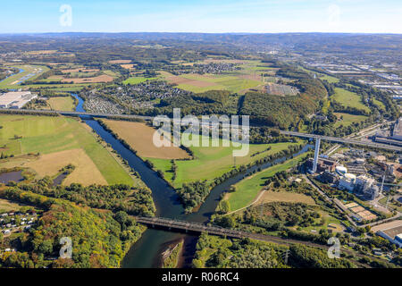 Luftaufnahme, Ruhrtalstraße Ruhrau Syburg, Brücke, Schwerter Straße, Ruhr, Hagen, Ruhrgebiet, Nordrhein-Westfalen, Deutschland, Europa, DEU, Vögel - Augen Stockfoto