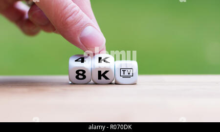 Würfel die Auflösung der modernen TV-symbolisieren Stockfoto