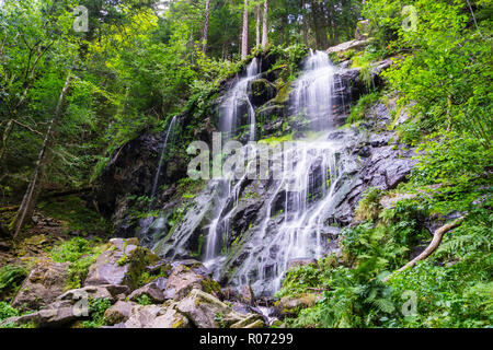 Deutschland, Magic Schwarzwald Simonswald Zweribach Wasserfall in der Nähe von Freiburg im Breisgau. Stockfoto