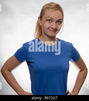 Junge Frau in Blau casual Shirt Stockfoto