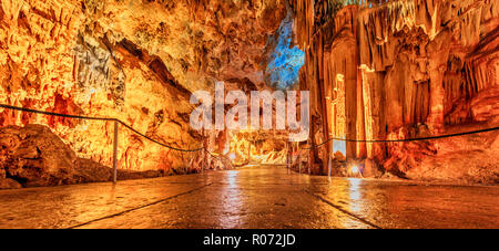 Die Höhle von Nerja Stockfoto