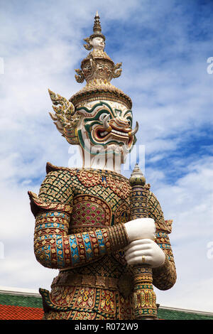 Die Yaksha Sahatsadecha im Wat Phra Kaew, Bangkok, Thailand. Stockfoto