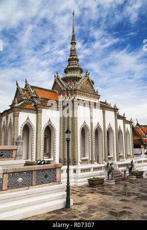 Phra Wiharn Yod im Wat Phra Kaew, Bangkok, Thailand. Stockfoto