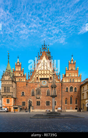 Wroclaw Old Town Hall, mit Blick auf die östlichen Giebel Ende des Alten Rathauses im mittelalterlichen Zentrum von Wroclaw, Polen. Stockfoto