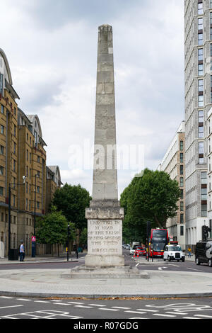St George's Circus Obelisk Denkmal auf dem Kreisverkehr, Blackfriars Road, London, UK Stockfoto