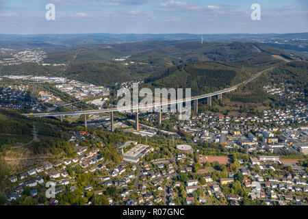 Luftaufnahme, Autobahn A45 Brücke zwischen Niederschelden und Hengsbach, Niederschelden, Sieg, Siegen, Siegen-Wittgenstein, Siegerland,Rhine-West Stockfoto