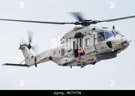 Ein NH90 NFH militärische Hubschrauber von des 40. Geschwaders der belgischen Luftwaffe. Stockfoto