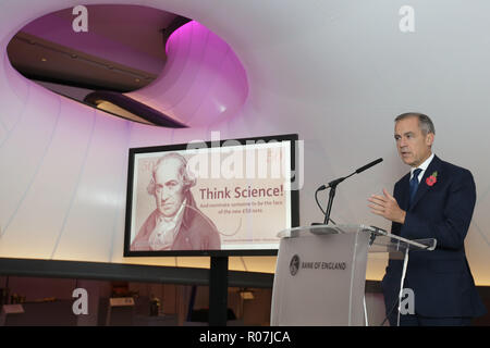Der Gouverneur der Bank von England, Mark Carney spricht bei der Ankündigung der neuen Polymer & Pfund; 50 Hinweis, im Science Museum, Kensington, London. Die neue &Pound;50 Hinweis kennzeichnet eine prominente britische Wissenschaftler, und die Bürger auffordert, sich mit Vorschlägen zu kommen. Stockfoto