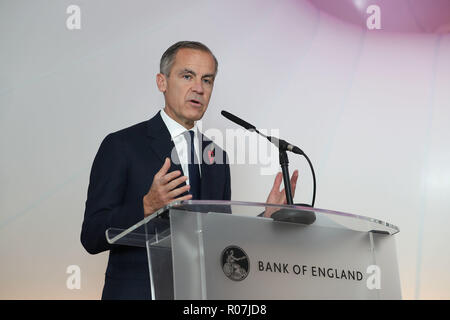 Der Gouverneur der Bank von England, Mark Carney spricht bei der Ankündigung der neuen Polymer & Pfund; 50 Hinweis, im Science Museum, Kensington, London. Die neue &Pound;50 Hinweis kennzeichnet eine prominente britische Wissenschaftler, und die Bürger auffordert, sich mit Vorschlägen zu kommen. Stockfoto